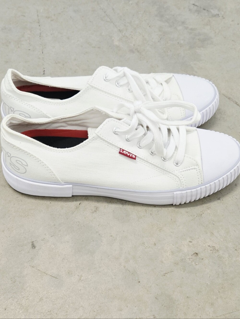 Levi's Women's White Canvas Low-Top Sneakers